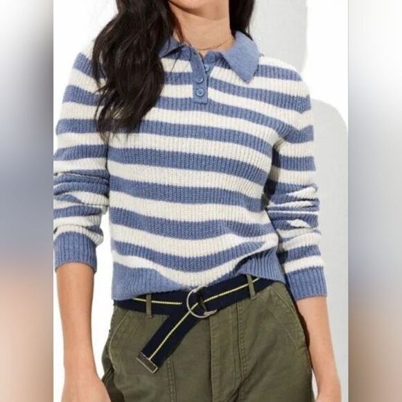 NWT American Eagle Sweater Size Small - Picture 1 of 6